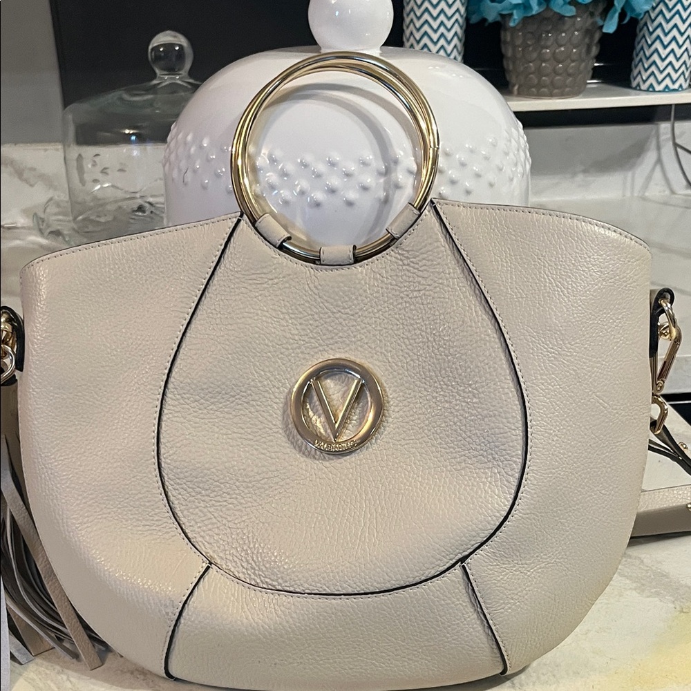 Mario Valentino Cream Shoulder Bag with Gold Details - Picture 9 of 9